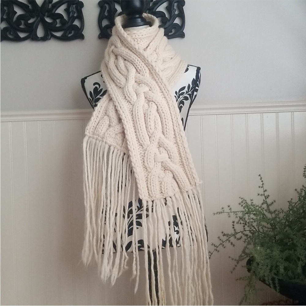 Banana Republic 100% Wool scarf chunky woven patterned fridge scraf